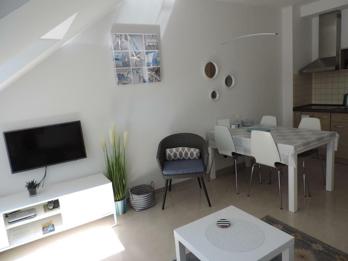 Zuza Blisko Plazy Apartment Rewal